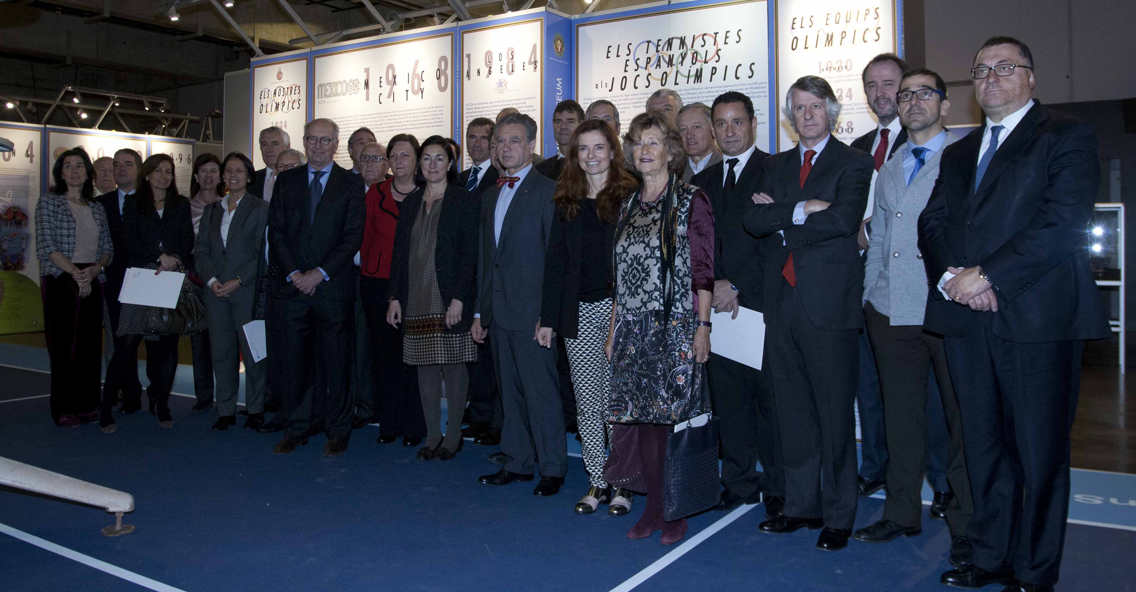 Jurat de Sport Cultura Barcelona a l'exposició de "El tennis i els Jocs Olímpics"